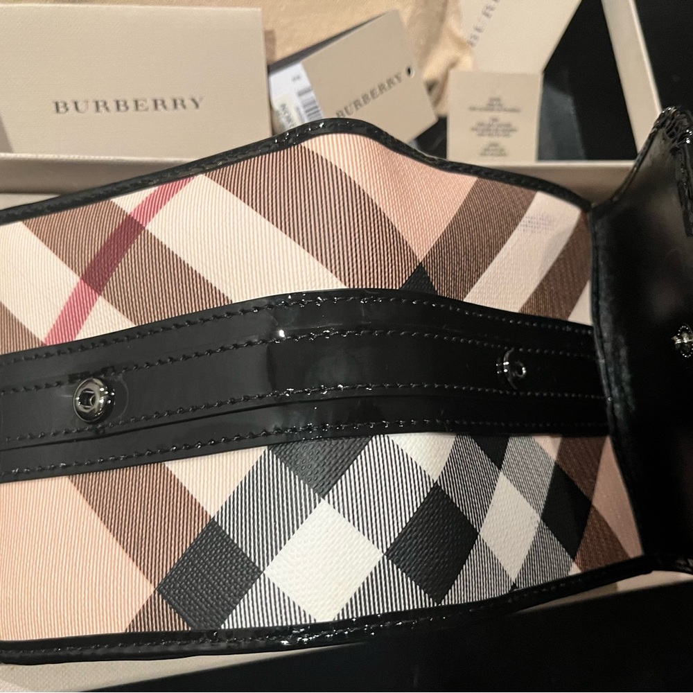 Burberry Nova Check Bifold Wallet, NWT. In original box and comes with dustbag - Picture 5 of 8